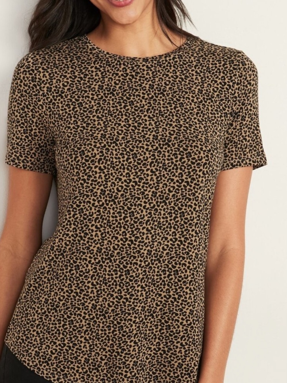 Old Navy Women’s Luxe Leopard Print Crew Neck T-Shirt Tee - Medium